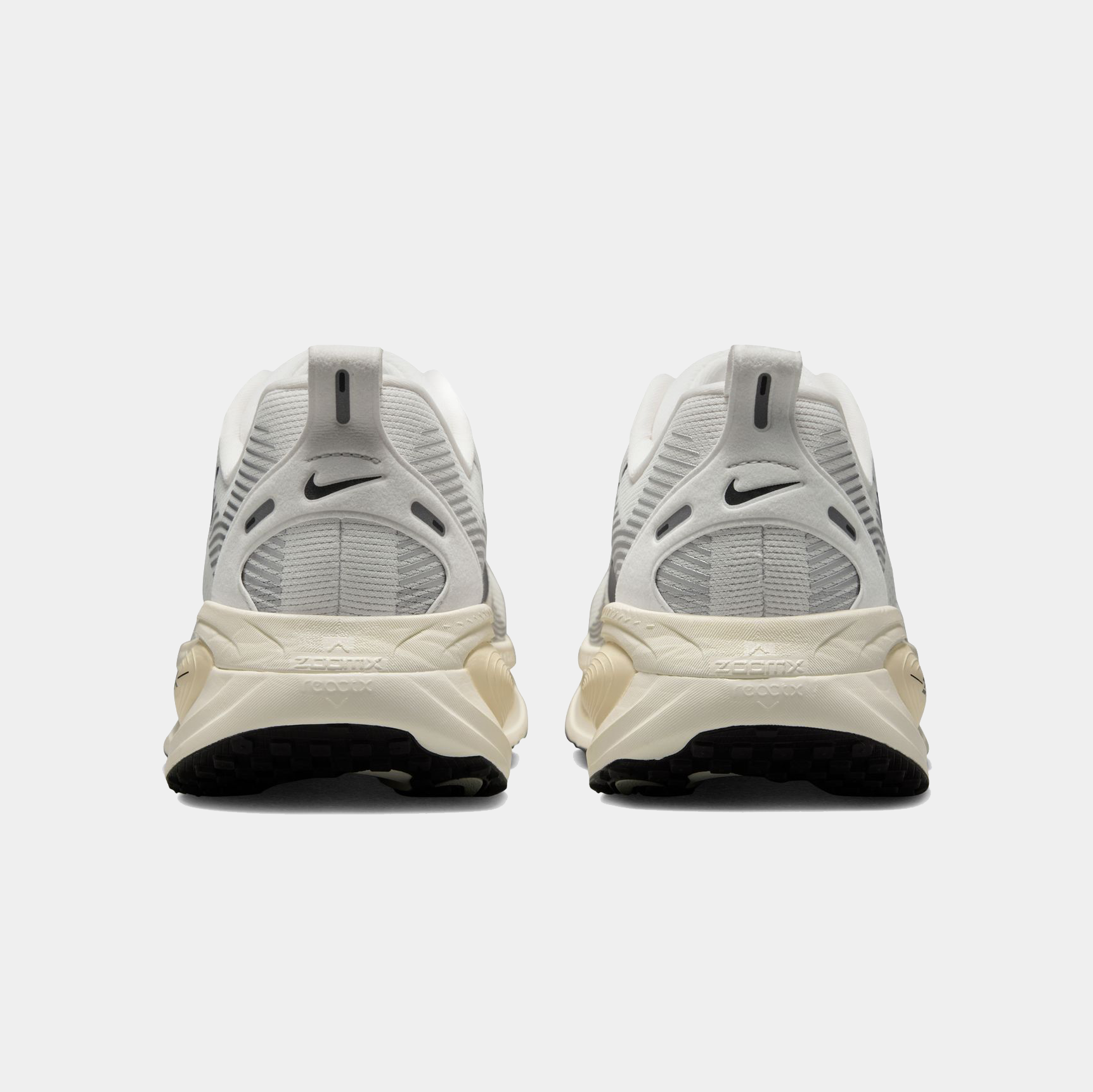 Air Zoom Vomero 18 Sneakers - Premium Brand Shoes for Men and Women