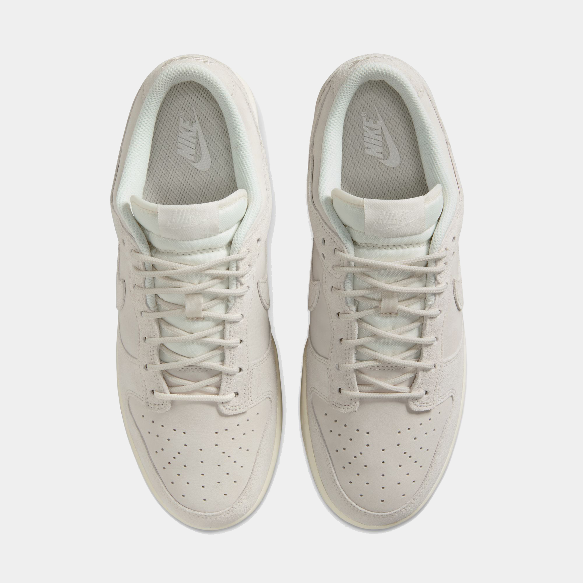 Dunk Low Retro SE Sneakers - Premium Brand Shoes for Men and Women