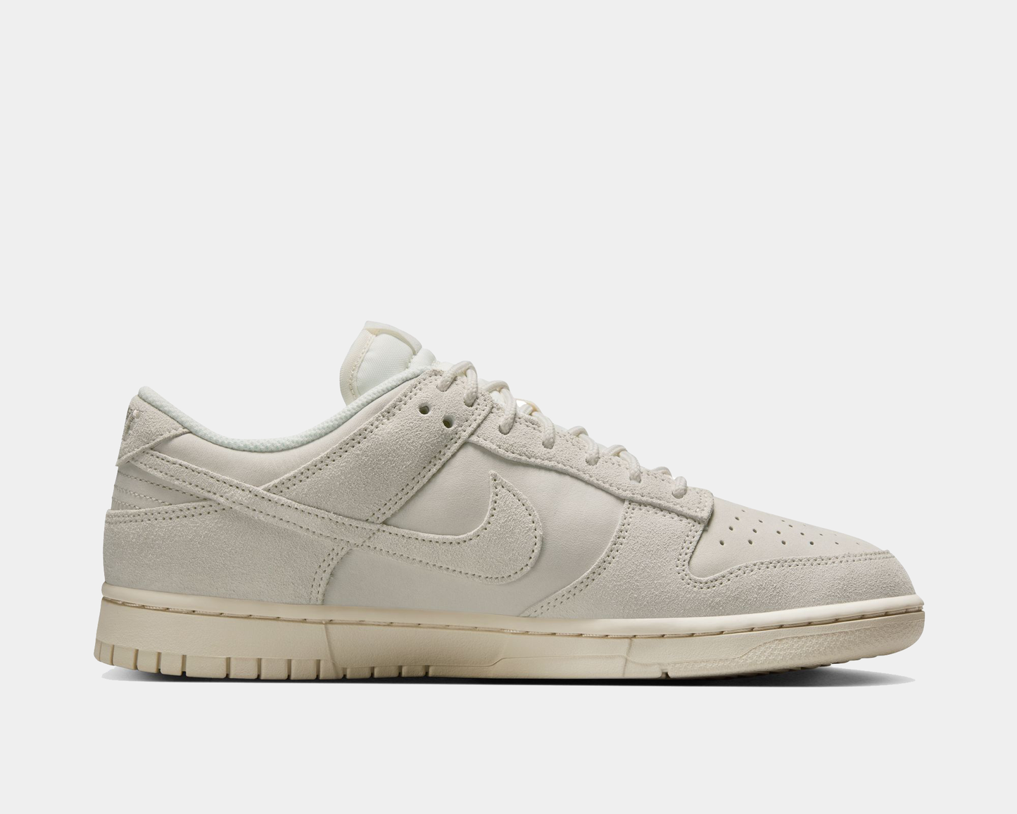 Dunk Low Retro SE Sneakers - Premium Brand Shoes for Men and Women