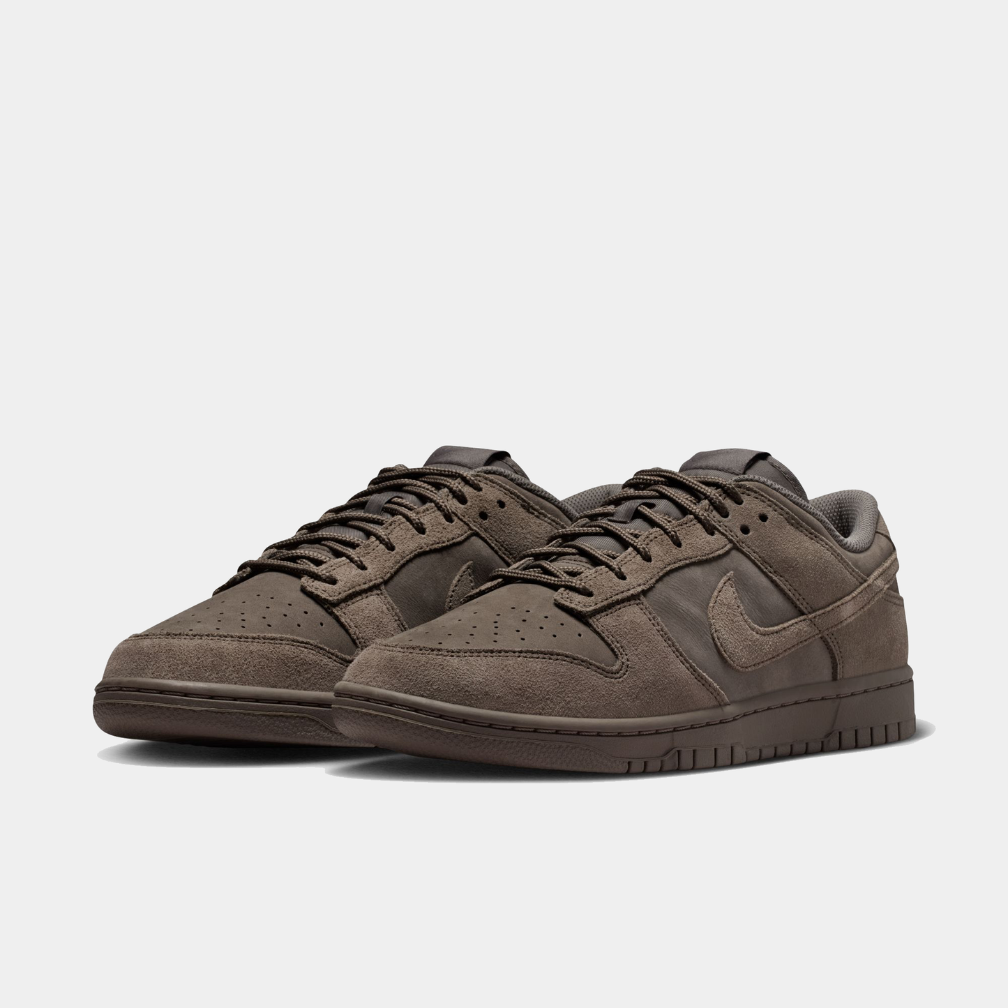 Dunk Low Retro SE Sneakers - Premium Brand Shoes for Men and Women