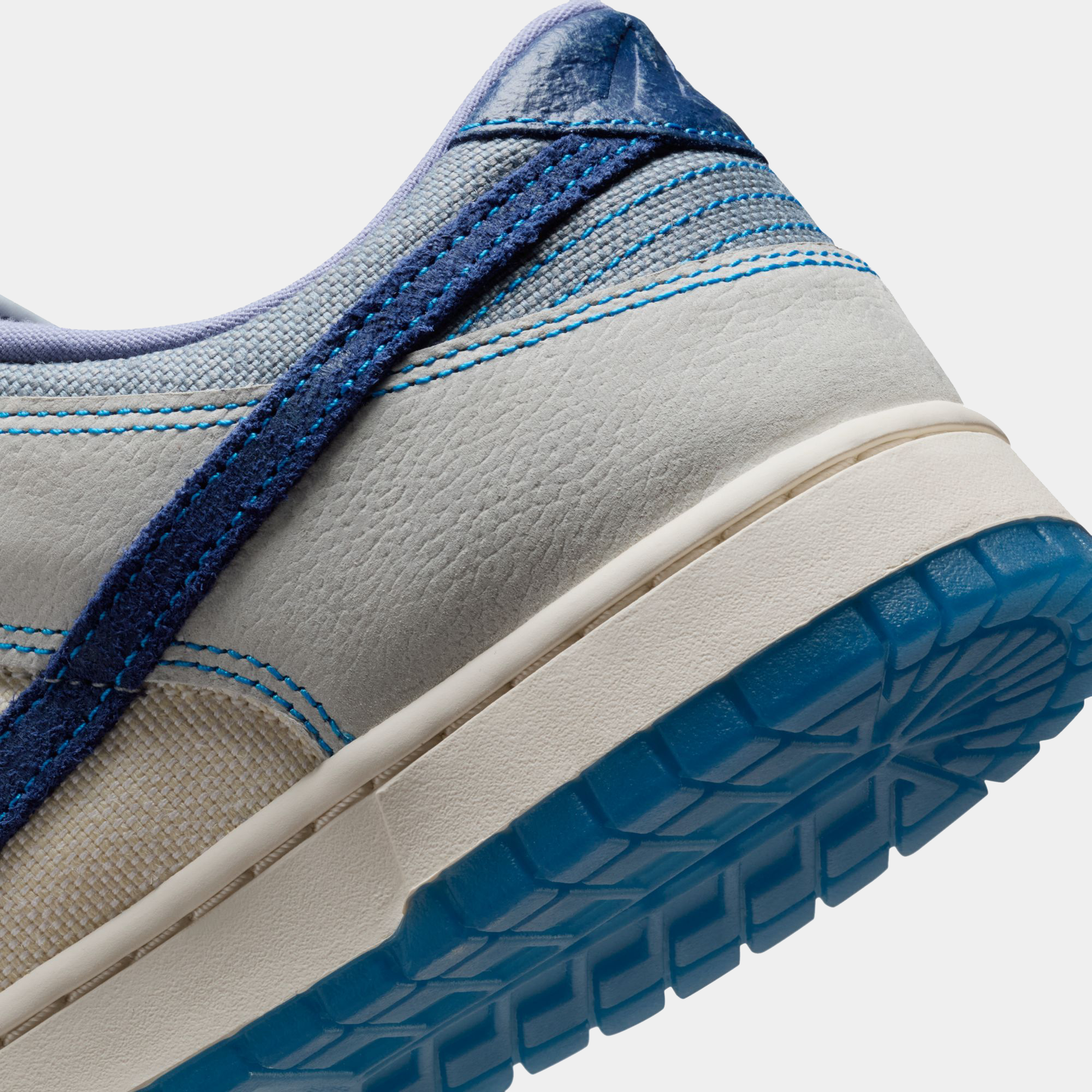 Dunk Low Retro SE Sneakers - Premium Brand Shoes for Men and Women