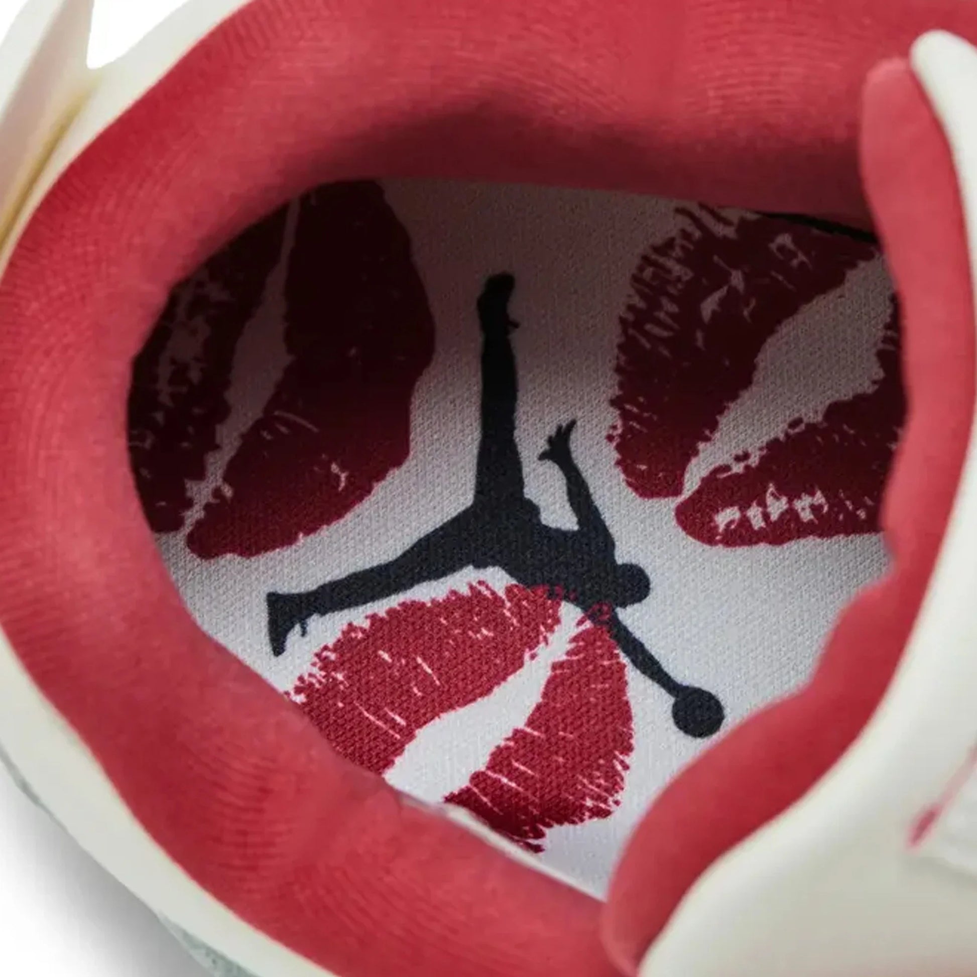 Air Jordan 4 Retro 'Valentine's Day Sierra Red' Women's (2026)