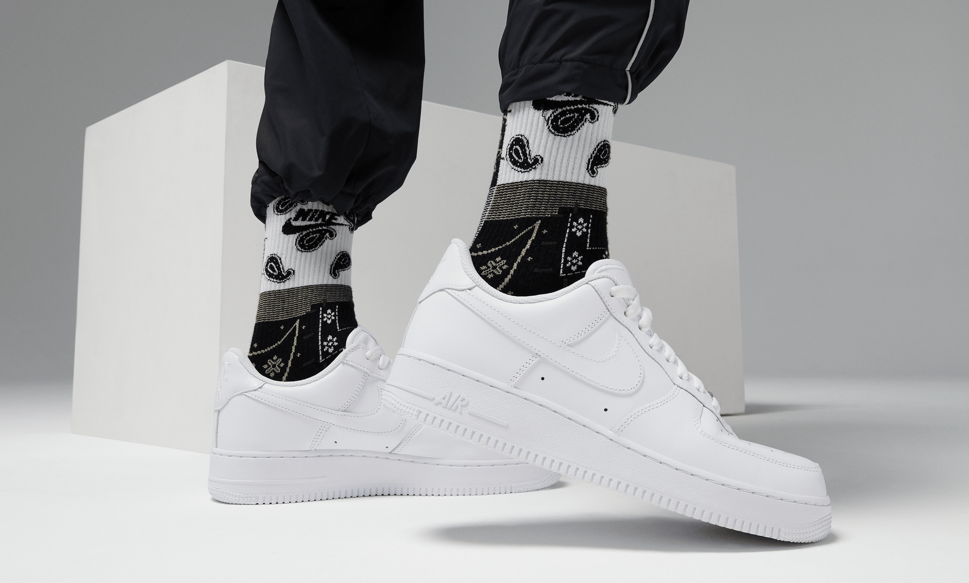 Air Force 1 '07 Sneakers - Premium Brand Shoes for Men and Women