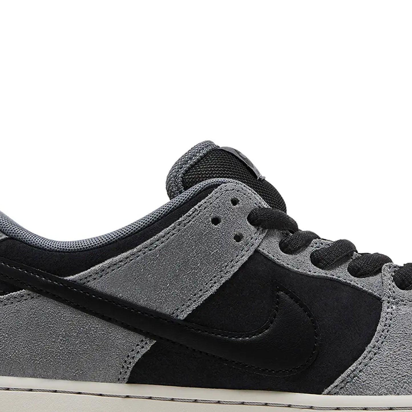 Nike SB Dunk Low 'Dark Smoke Grey' (2024)