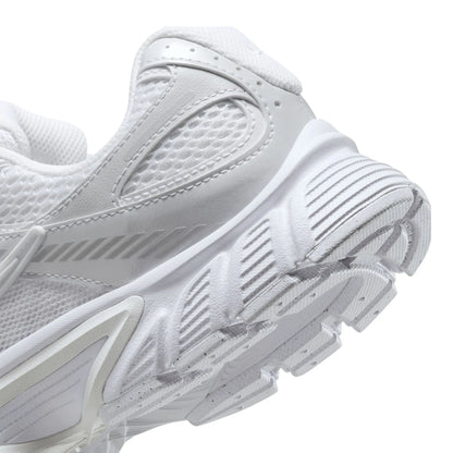 Nike V5 RNR 'White Metallic Silver' (2025)