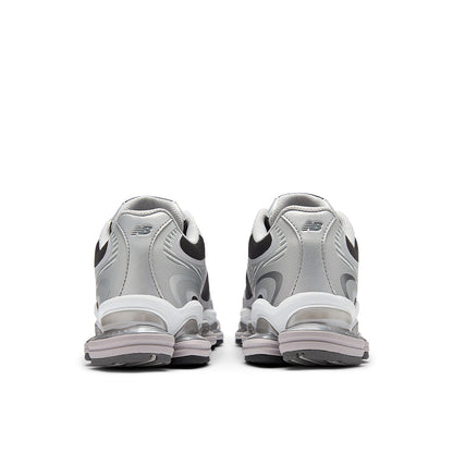 New Balance 2000 "Silver Metallic"