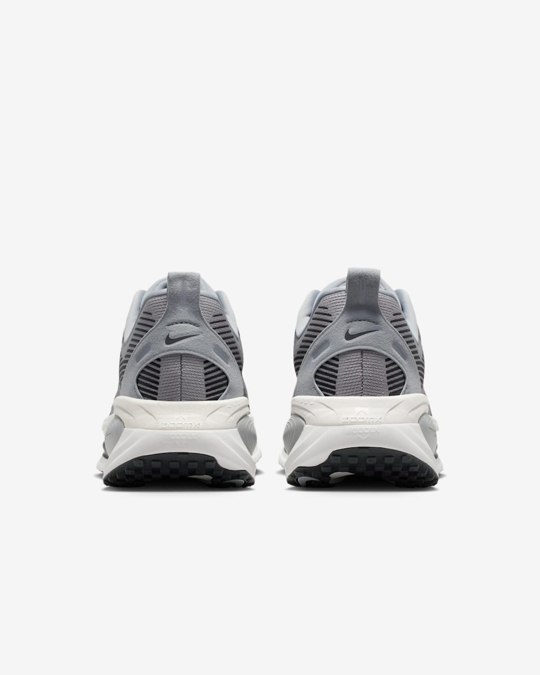 Air Zoom Vomero 18 Sneakers - Premium Brand Shoes for Men and Women